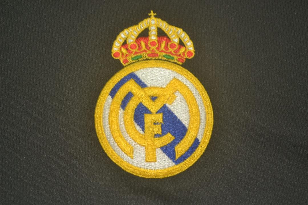 Real Madrid 04-05 Away Shirt