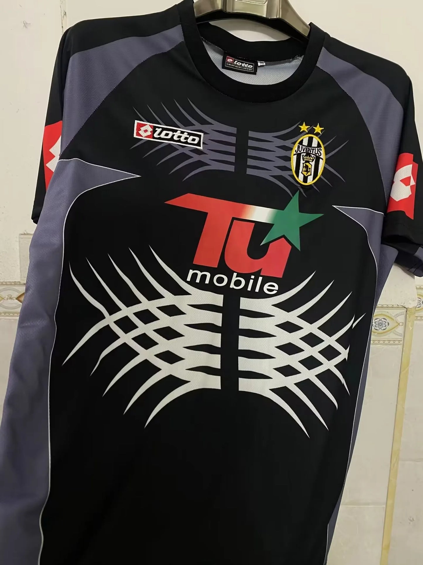 Juventus 01-02 European Goalkeeper Shirt