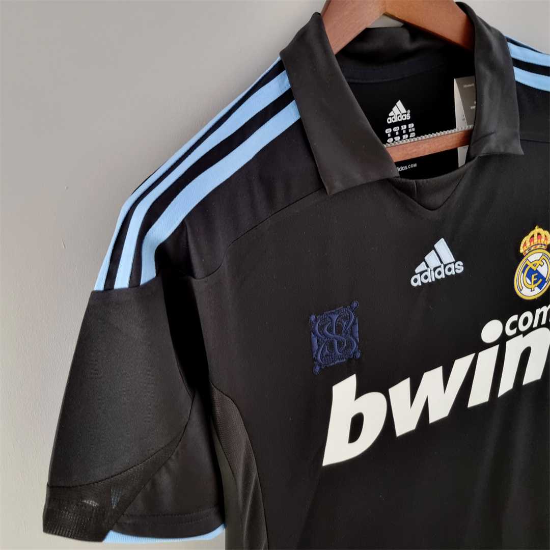Real Madrid 09-10 Away Shirt