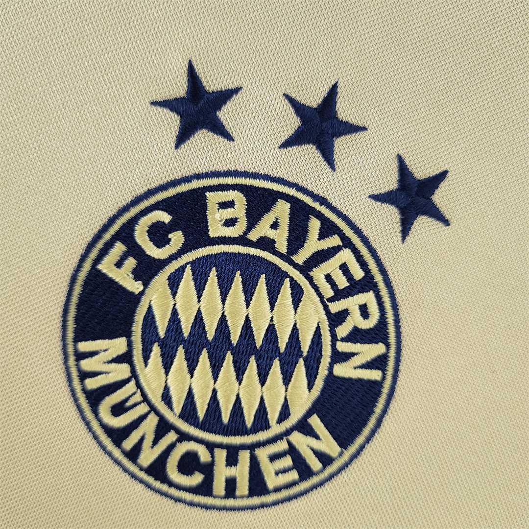 FC Bayern Munich 04-06 Away Shirt
