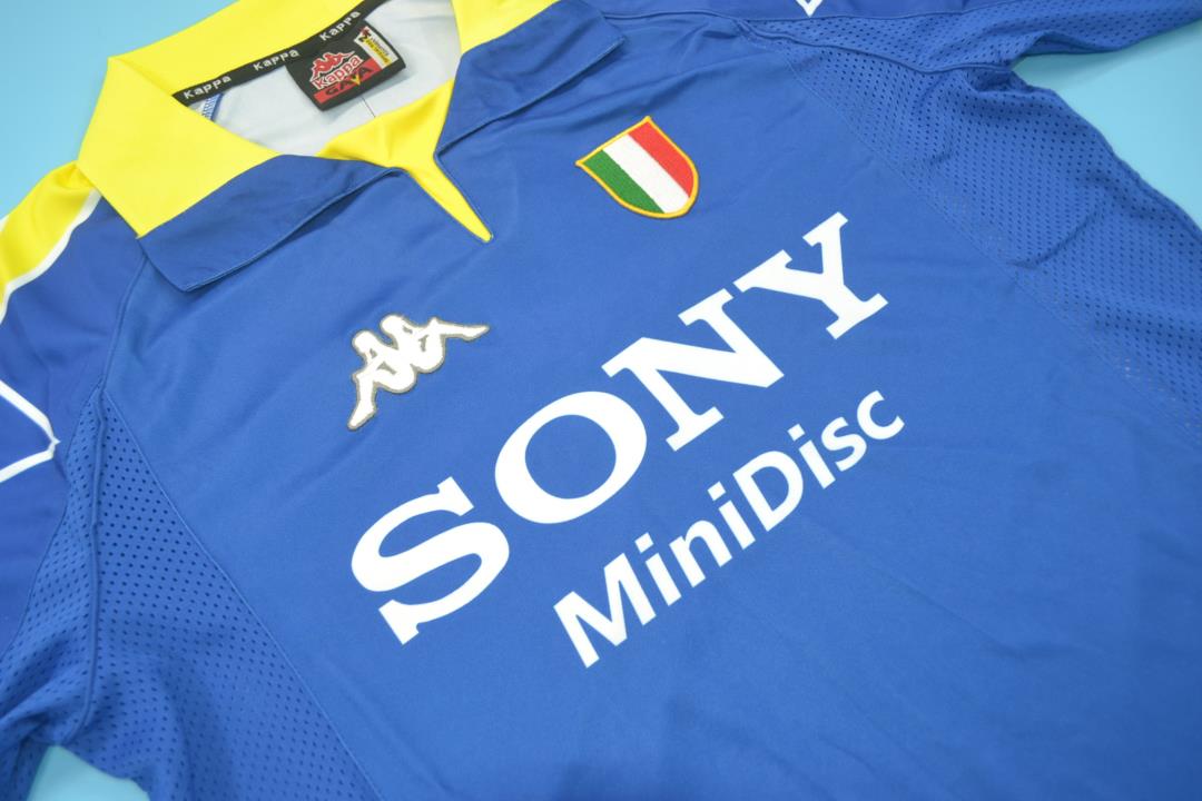 Juventus 97-98 Away Shirt