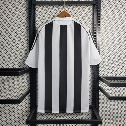 Newcastle United 05-07 Home Shirt