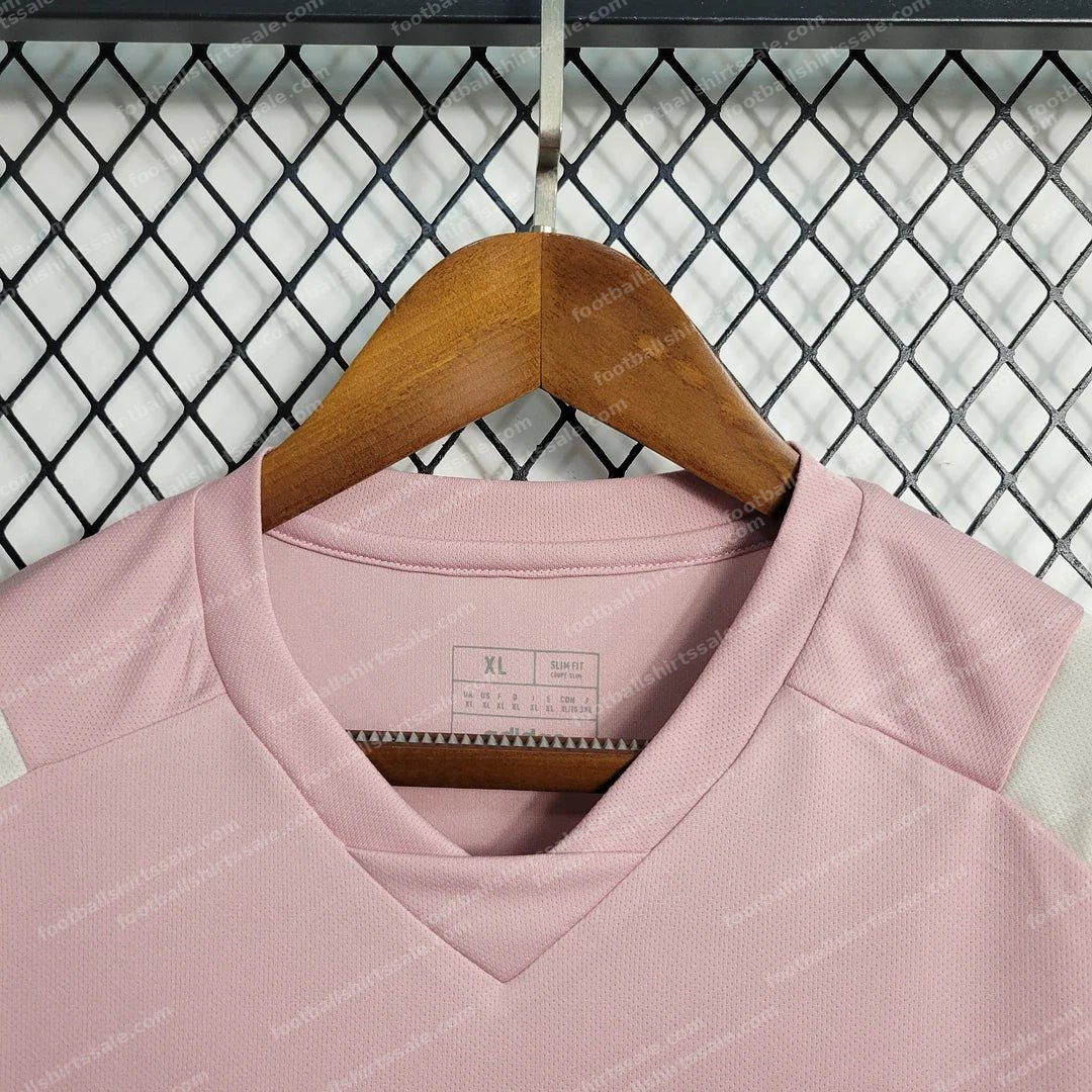 2023/2024 Lyon Training Wear Pink Football Shirt - Detail 4