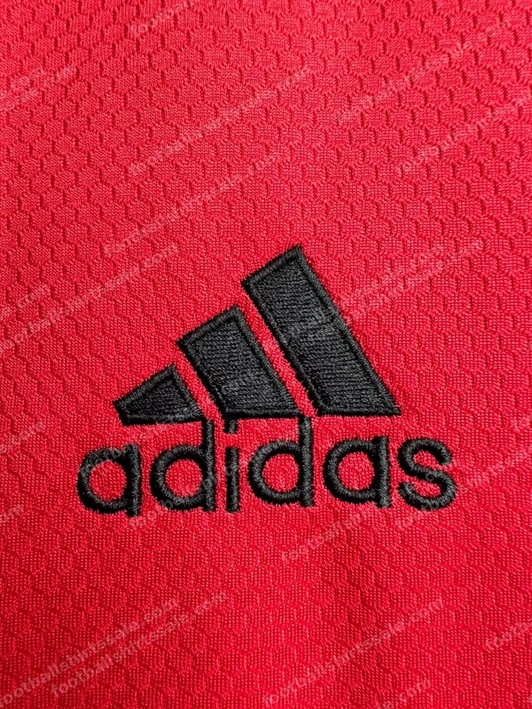 2019/2020 Manchester United Retro Home Football Shirt - Detail 3