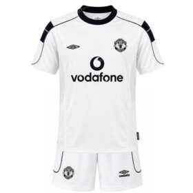 Retro Manchester United Away Kids Kit 00 01