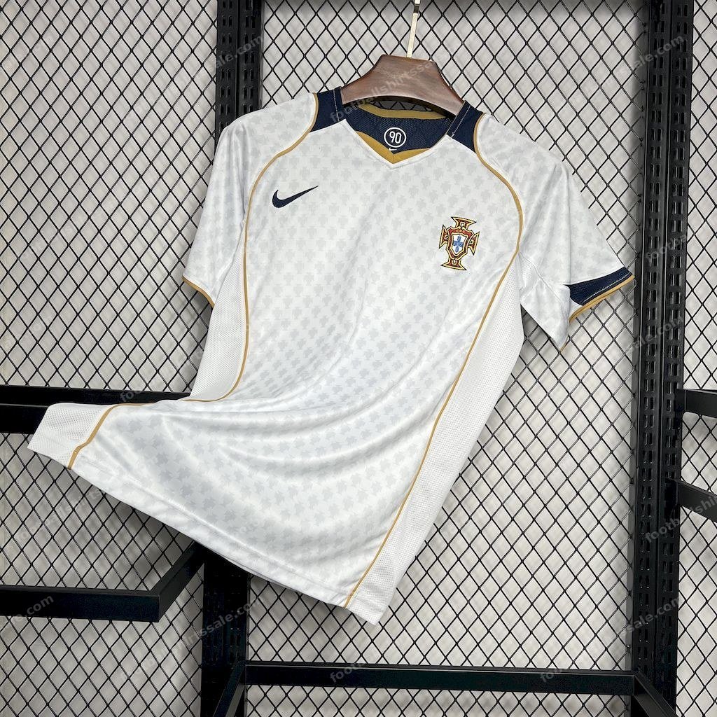 2004 Retro Portugal Away Football Shirt - Image 3